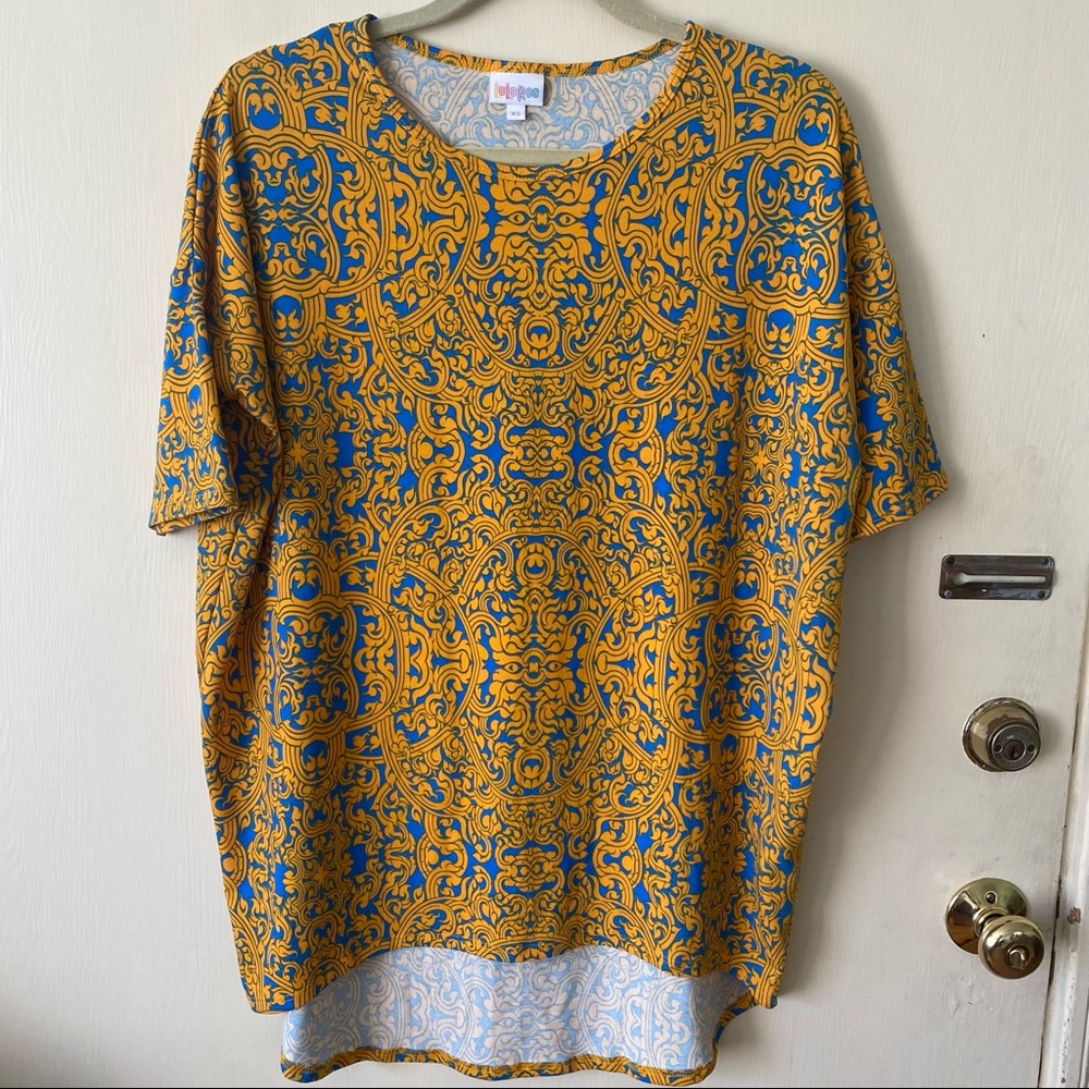 LulaRoe “Irma” tunic top